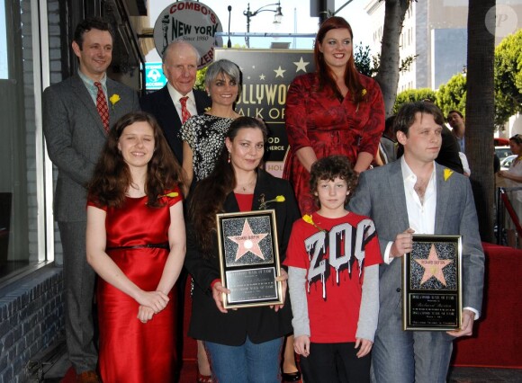 Michael Sheen, Lord David Rowe-Beddoe, Liza Todd, Charlotte Ritchie, Maria Burton et Morgan Ritchie lors de l'inauguration de l'étoile en l'honneur de Richard Burton sur le Walk of Fame à Hollywood le 1er mars 2013