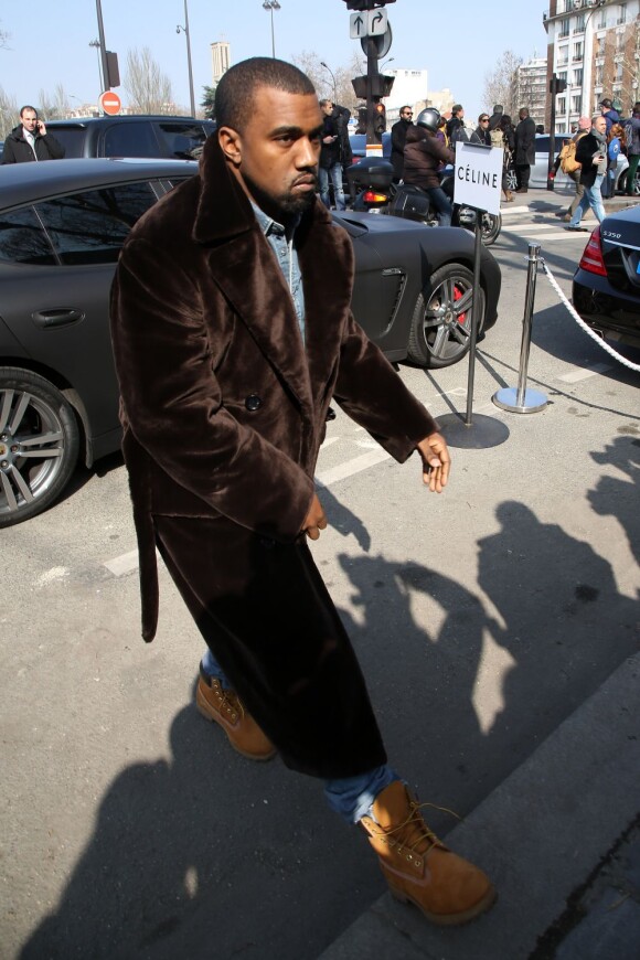 Kanye West assistait ce dimanche 3 mars au défilé Céline automne-hiver 2013 au Tennis Club de Paris.