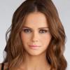 Xenia Deli pose pour Bare Necessities.