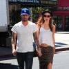 Adam Levine et son ex Behati Prinsloo en promenade à Los Angeles, le 7 septembre 2012.