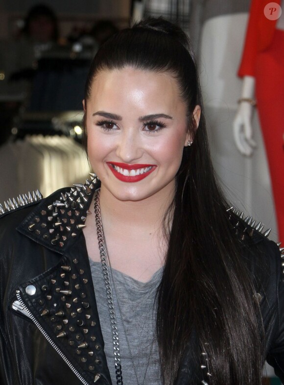 Demi Lovato à l'ouverture du magasin Topshop à The Grove à Los Angeles. Le 14 février 2013.