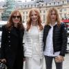 Isabelle Huppert, Jessica Chastain et Marie-Josée Croze arrivent à l'Espace Vendôme pour assister au défilé Moncler Gamme Rouge automne-hiver 2013-2014. Paris, le 6 mars 2013.