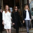 Jessica Chastain, Isabelle Huppert et Marie-Josée Croze quittent l'hôtel Le Meurice. Paris, le 6 mars 2013.