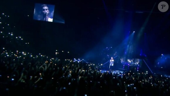 Matt Pokora lors de l'un de ses deux concerts donnés à Paris Bercy, le 15 et 16 décembre 2012.