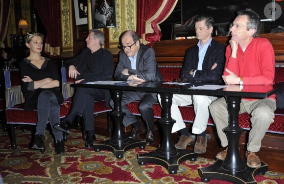 Anne Loiret, Régis Wargnier, Pierre Lescure, Nicolas Candoni et Patrice Leconte - Conférence de presse "Palmarès du Theatre 2013" à la brasserie Zimmer a Paris. Le 8 mars 2013.