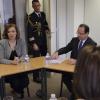 François Hollande, Valérie Trierweiler et Najat Vallaud-Belkacem lors d'une rencontre avec l'association Force Femmes à l'occasion de la Journée internationale des droits des femmes à Paris le 8 mars 2013