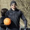 Hugh Jackman va faire du basket avec son fils Oscar à New York, le 9 mars 2013.