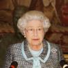 La reine Elizabeth II, chef du Commonwealth a signé la Charte du Commonwealth au Palais de Marlborough House, à Londres, le 11 mars 2013. C'est la première fois que les états membres se mettent d'accord sur des valeurs communes.