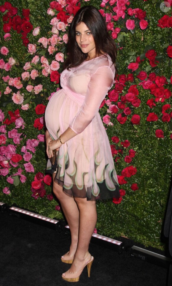 Julia Restoin Roitfeld enceinte à New York le 24 avril 2012.