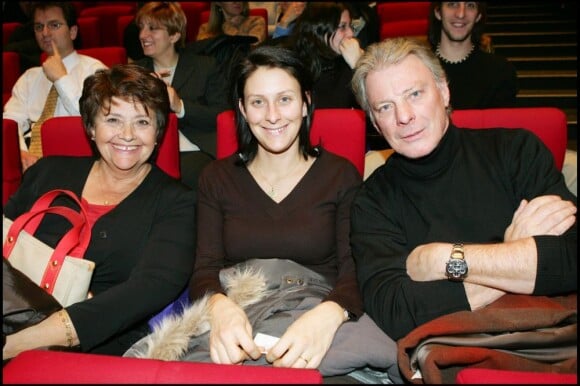 Herbert Léonard avec sa femme Cléo et sa fille Eléa, au Palais des Congrès pour le retour de la comédie musicale Notre Dame de Paris, à Paris le 6 décembre 2005.