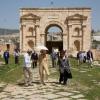 Camille et le prince Charles ont visité la ville de Jerash, en Jordanie, le 13 mars 2013.