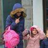 Katie Holmes se promène avec sa fille Suri Cruise à New York par un froid glacial le 11 décembre 2012