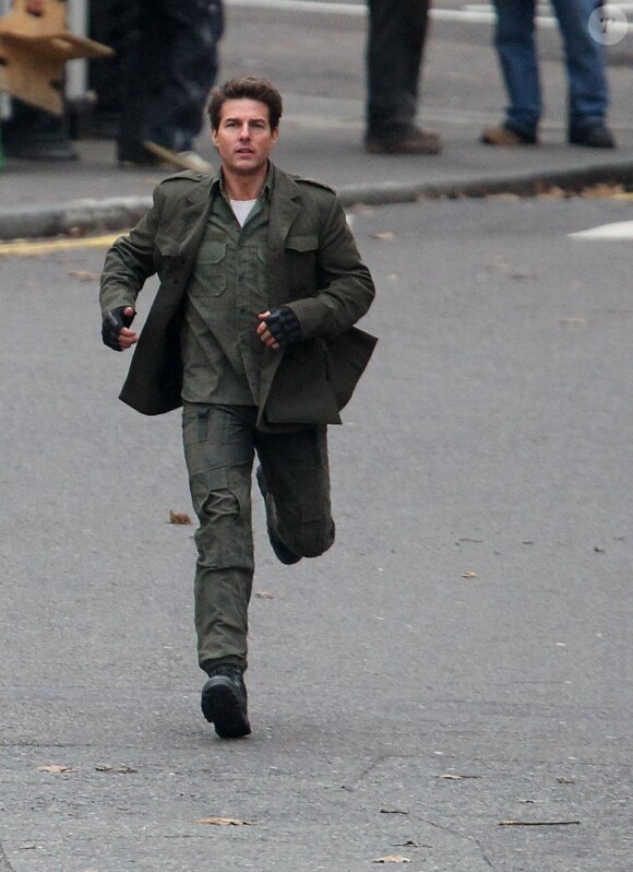 Tom Cruise sur le tournage de ''All You Need Is Kill'' à Londres le 24 février 2013
