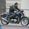 Tom Cruise en moto sur le tournage de 'All You Need Is Kill' à Londres le 24 février 2013