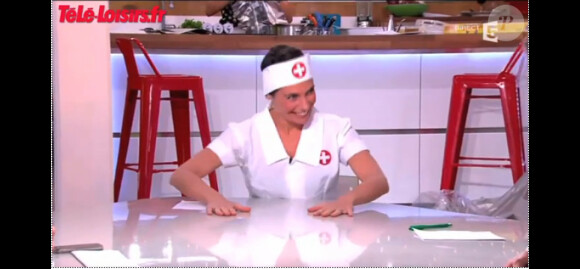 Alessandra Sublet en infirmière sexy dans C à Vous