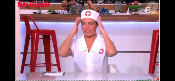 La sympathique Alessandra Sublet en infirmière sexy dans C à Vous