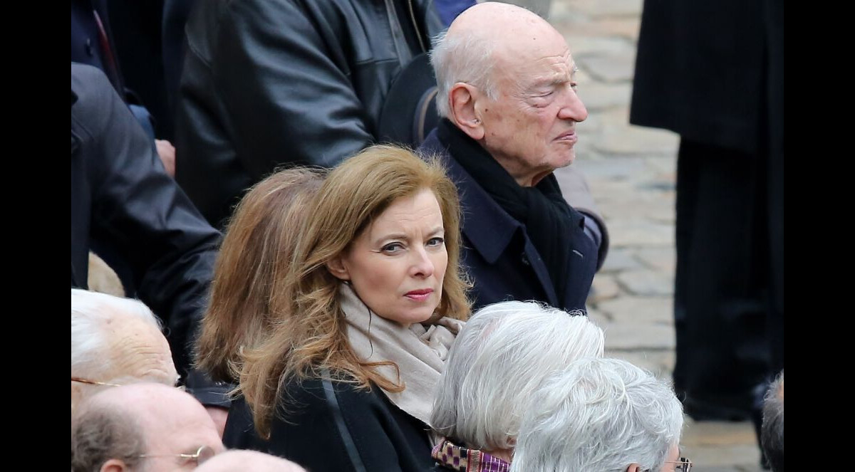 Photo Valérie Trierweiler à La Cérémonie Nationale Dhommage à Stéphane Hessel Aux Invalides 9721