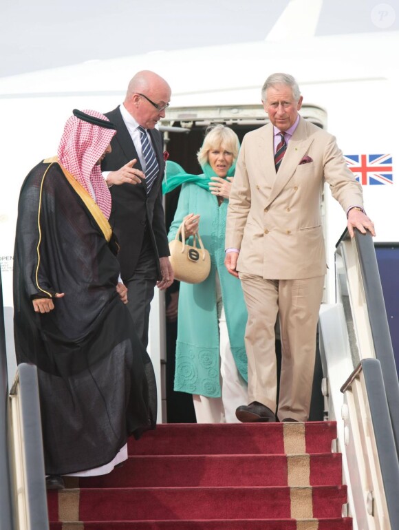 Le prince Charles et son épouse Camilla Parker Bowles, duchesse de Cornouailles, arrivent à Riyad, capitale de l'Arabie Saoudite, le 15 mars 2013.