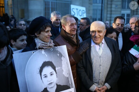 Bertrand Delanoë lors du rassemblement Une vague blanche pour la Syrie devant le Panthéon à Paris le 15 mars 2013 pour dénoncer les massacres des civils syriens depuis le début du conflit le 15 mars 2011