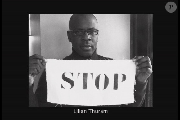 Lilian Thuram commente des images violentes et choquantes tournées par des citoyens syriens sur ce qui se passe en Syrie pour le site internet Vague Blanche pour la Syrie