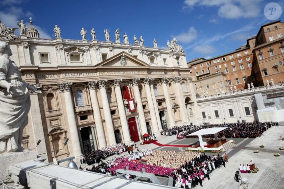 Ambiance - Investiture du pape Francois sur la place Saint-Pierre de Rome. Le 19 mars 2013  Pope Francis inauguration mass at St Peter's square on March 19, 2013 at the Vatican, Rome, Italy. World leaders flew in for Pope Francis's inauguration mass in St Peter's Square on Tuesday where Latin America's first pontiff will receive the formal symbols of papal power.19/03/2013 - Rome