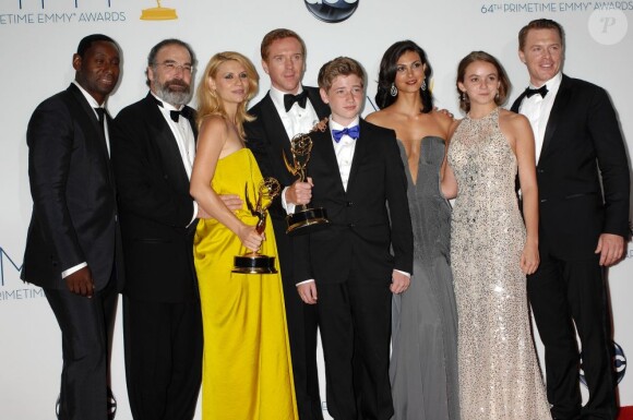 L'équipe de la série "Homeland" a triomphé lors des Emmy Awards, à Los Angeles, le 23 septembre 2012.