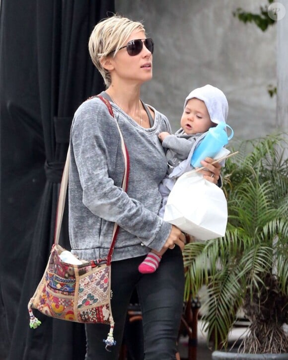 Exclu - Elsa Pataky avec sa fille India à Santa Monica le 19 mars 2013.