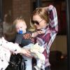 Hilary Duff emmène son fils Luca à l'atelier Babies First Class à Sherman Oaks, le 20 mars 2013. Le petit Luca a fêté aujourd'hui son premier anniversaire.