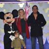 Dany Brillant en famille lors de la prolongation des 20 ans de Disneyland Paris, le samedi 23 mars 2013.