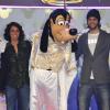 Javier Pastore et sa compagne Chiara Picone avec Dingo à Disneyland Paris le 23 mars 2013 pour la prolongation du 20e anniversaire du parc de loisirs, à Marne-la-Vallée.