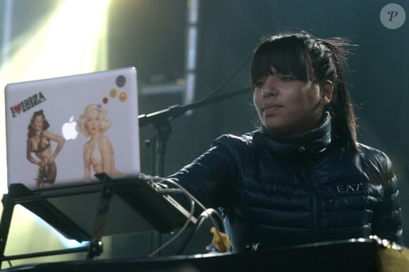 La Dj Sarahina en live lors du NRJ Music Tour. A Lille, le 23 mars 2013.