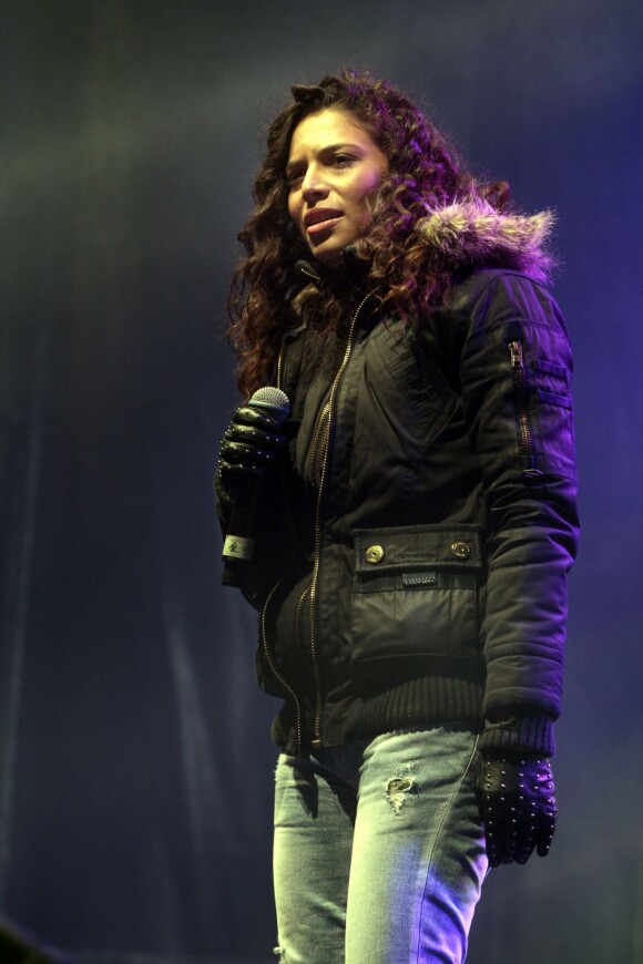 Zaho en live lors du NRJ Music Tour. A Lille, le 23 mars 2013.