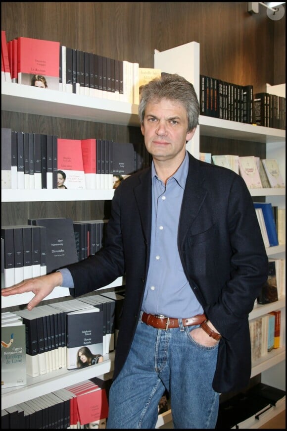 L'écrivain et éditeur Jean-Marc Roberts au Salon du Livre à Paris, le 27 mars 2007.