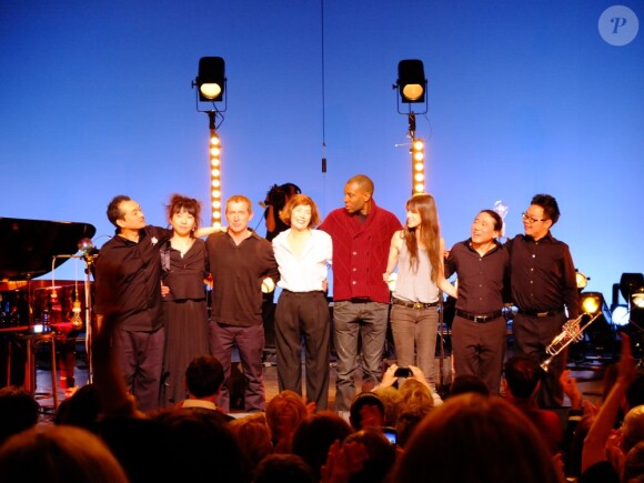 Exclu : Jane Birkin entourée de sa fille Charlotte Gainsbourg, Miossec, Abd Al Malik et ses musiciens japonais en concert à l'Opéra Garnier de Monaco, le 9 février 2013.