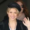 La chanteuse Shakira arrive à l'aéroport du Bourget le 27 mars 2013. La chanteuse doit rencontrer ses fans et se rendre au Sephora des Champs-Elysées pour la sortie en France de ses parfums.