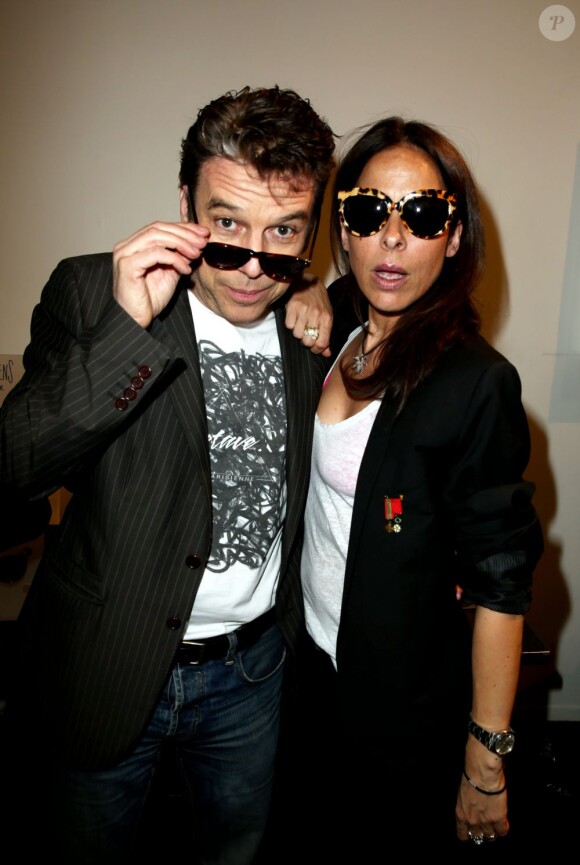 Philippe Vandel et Juliette Swildens, Exclusif - Présentation de la première collection de lunettes Swildens dans l'une des boutiques de la marque située rue de Poitou à Paris, le 28 mars 2013.