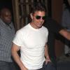 Tom Cruise sort de son dîner au restaurant Apravizel dans le quartier de Santa Teresa à Rio de Janeiro, le 29 mars 2013.