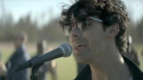 Les Jonas Brothers font leur grand retour cette année avec Pom poms dont le clip a été dévoilé, lundi 1er avril 2013.