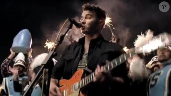 Pom poms, le nouveau clip des Jonas Brothers a été dévoilé, lundi 1er avril 2013.