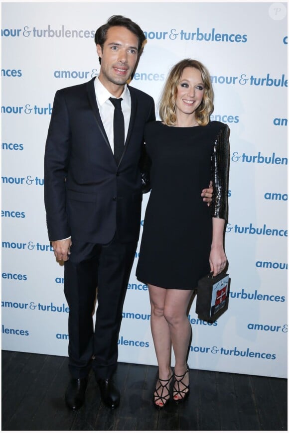 Ludivine Sagnier et son partenaire à l'écran Nicolas Bedos lors de la première du film Amour et Turbulences à Paris, le 18 mars 2013.