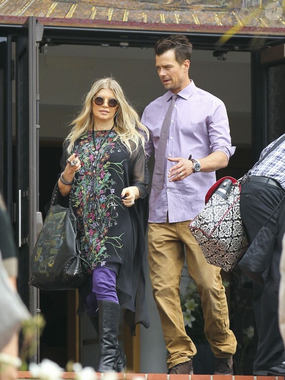 Fergie et son mari Josh Duhamel ont assisté à la messe de Pâques à Santa Monica, le 31 mars 2013.