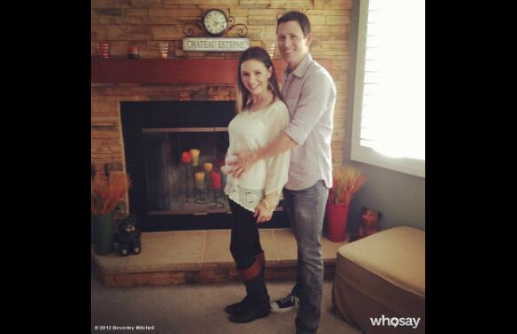Beverley Mitchell enceinte en novembre 2012. L'actrice de 7 à la maison et son mari Michael ont accueilli le 28 mars 2013 leur premier enfant, une petite Kenzie.