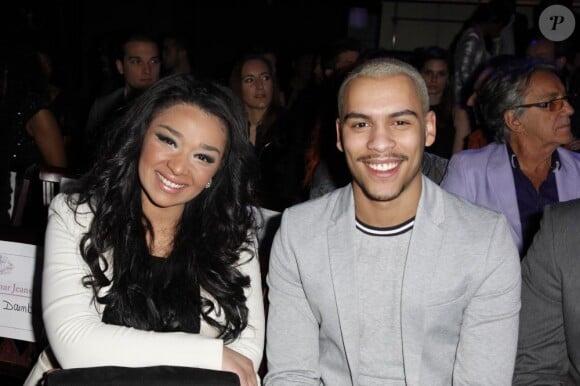 Zayra et Daniel assistent au défilé de mode OmarJeans, au pavillon Champs-Élysées, à Paris le 31 mars 2013.