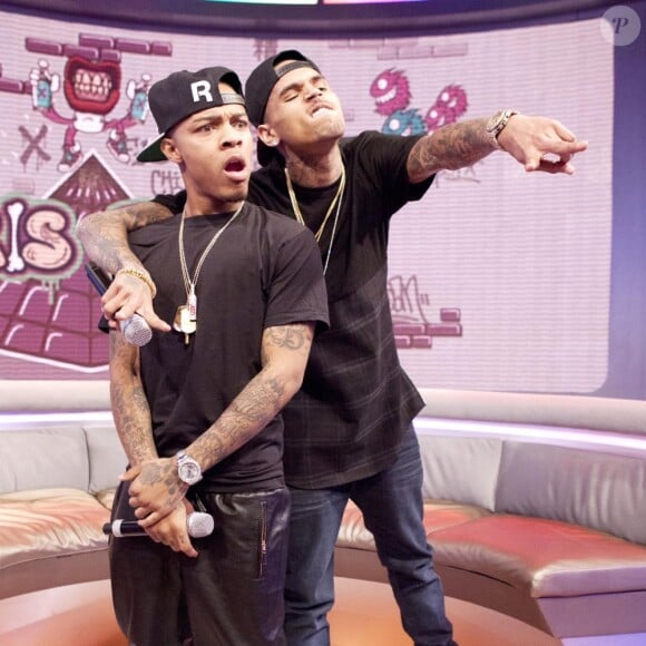 Chris Brown avec son ami le rappeur Bow Wow sur le plateau de l'émission 106 and Park à New York, le 1er avril 2013.