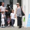 Gwen Stefani, son mari Gavin Rossdale et leurs fils Kingston et Zuma dans un parc de Los Angeles, le 3 avril 2013.