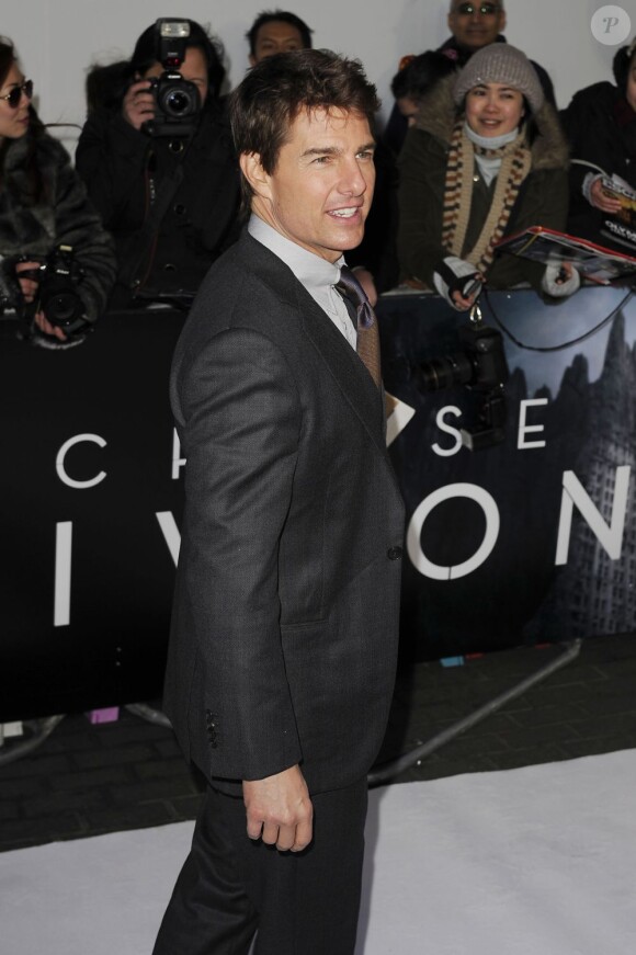 Tom Cruise - Premiere du film "Oblivion" a Londres, le 4 avril 2013.  April 4, 2013 - Premiere of his film 'Oblivion' at the IMAX, London.04/04/2013 - Londres