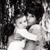 Audrey Hepburn et son fils Luca à Rome, en 1971.