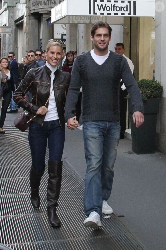 Michelle Hunziker et son fiancé Tomaso Trussardi à Milan, le 20 octobre 2012.