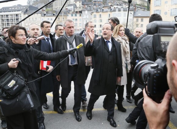 François Hollande et Valérie Trierweiler à Tulle, le samedi 6 avril 2013.