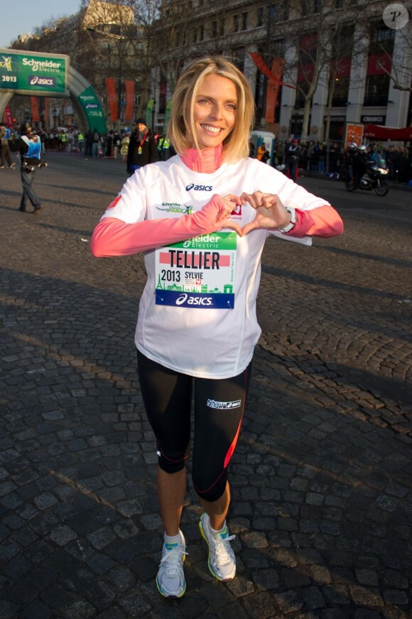 Sylvie Tellier au 37e Marathon de Paris, le 7 avril 2013.